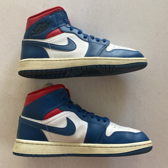 NIKE Air Jordan 1 Mid BQ6472-146 Women’s Basketball Shoes Size 7.5 - Picture 2 of 8